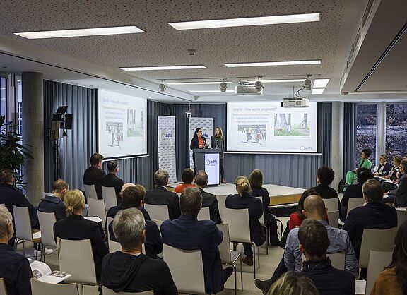 ADFC | Symposium „Mit Schnellausbau zum Fahrradland 2030“ am 6. Dezember 2022 ADFC | Symposium „Mit Schnellausbau zum Fahrradland 2030“ am 6. Dezember 2022